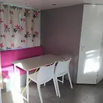 Les Peupliers Kamp alanı *